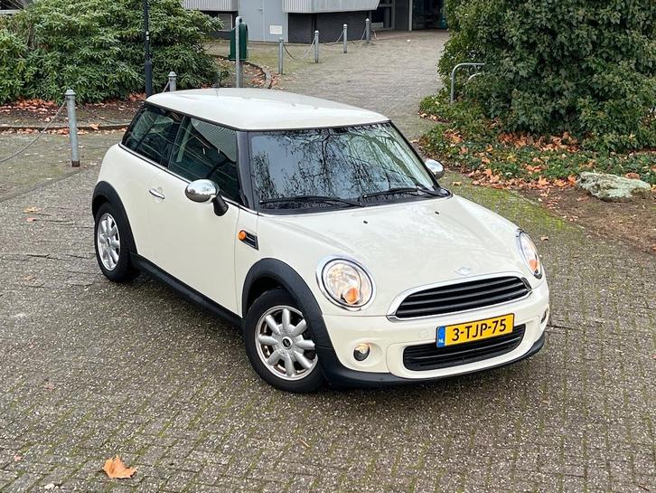 MINI Cooper 1.6i 2014 Airco Cruise Control 4 Seizoen Banden., Auto's, Mini, Bedrijf, Cooper, ABS, Airbags, Airconditioning, Boordcomputer