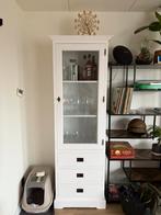 Witte vitrinekast / servieskast – landelijke stijl, Huis en Inrichting, Ophalen, 50 tot 100 cm, Zo goed als nieuw, 150 tot 200 cm