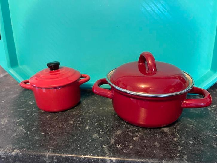 Rode Pannenset - 2 Pannen met Deksel kleine, Huis en Inrichting, Keuken | Potten en Pannen, Zo goed als nieuw, Kookpan of Snelkookpan