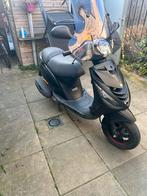 Piaggio Zip e5, Fietsen en Brommers, Scooters | Piaggio, Ophalen, Zo goed als nieuw, Benzine, Zip