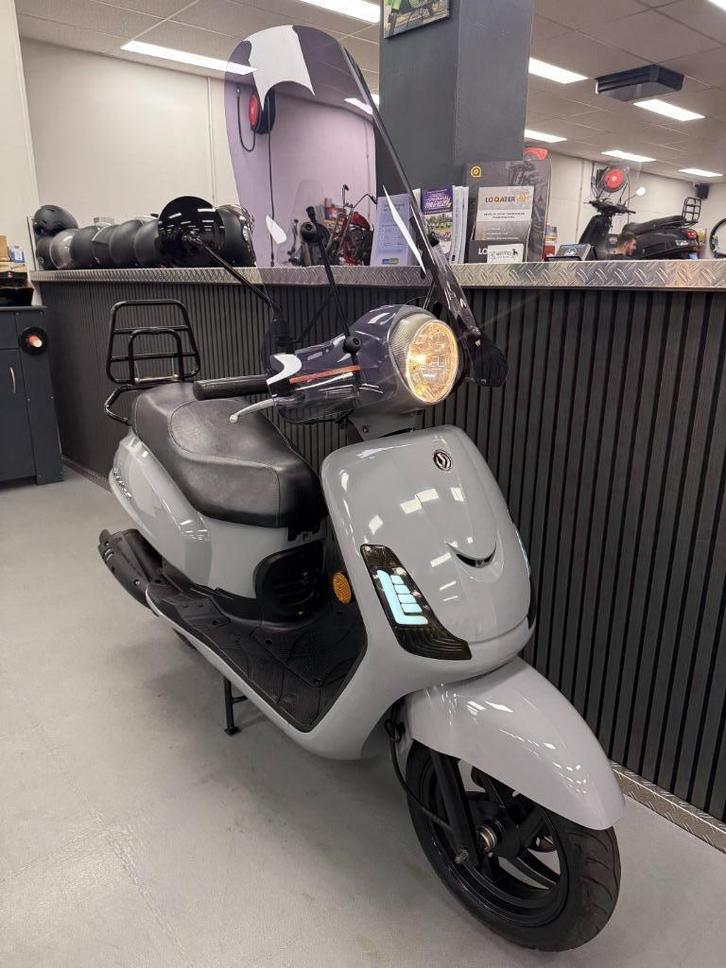 Sym Fiddle 2 Brom Nardo Grey E4 45KM BJ 2021 Led Scherm, Fietsen en Brommers, Scooters | SYM, Zo goed als nieuw, Fiddle, Maximaal 45 km/u