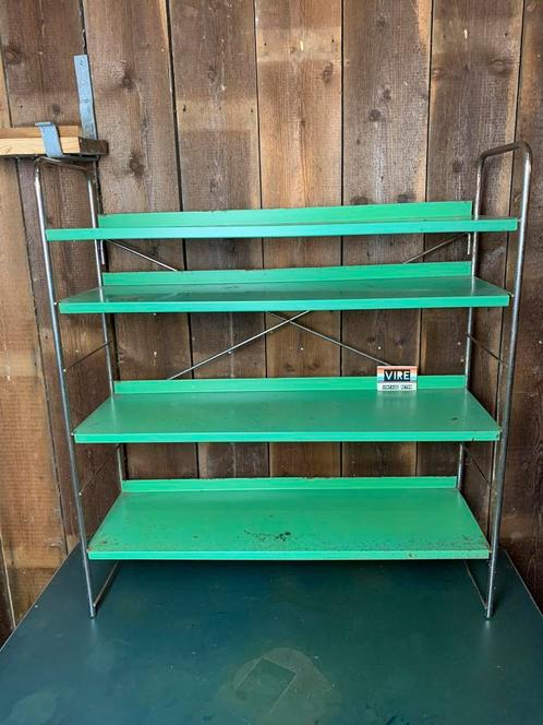 Gaaf vintage/ industrieel groen rek/ wandrek, Verzamelen, Retro, Huis en Inrichting, Ophalen