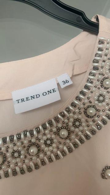 Nieuwe poeder rose blouse met kraaltjes en parels 36  34 beschikbaar voor biedingen