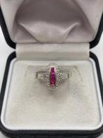 Vintage 9 karaat Robijn en diamant