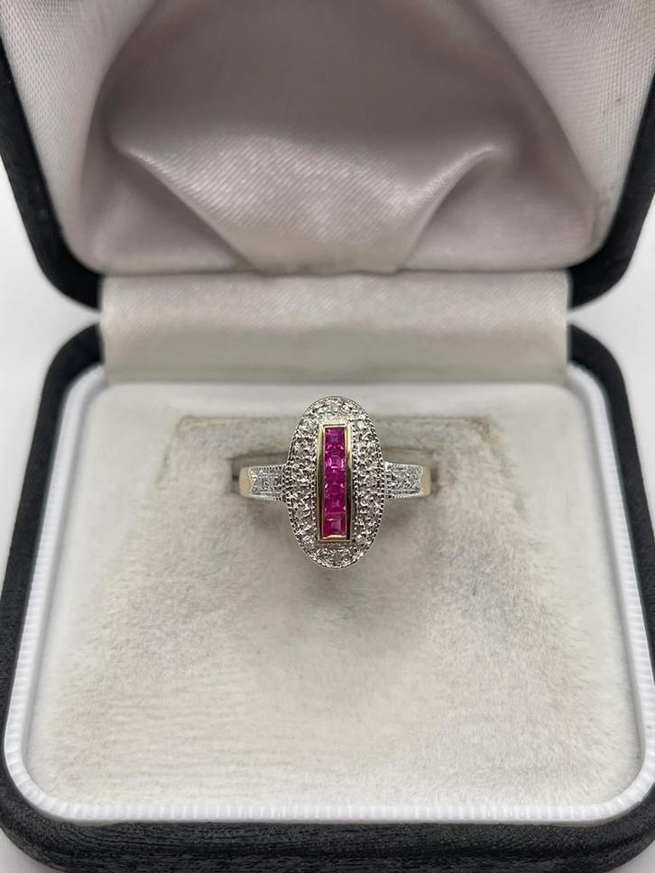 Vintage 9 karaat Robijn en diamant, Sieraden, Tassen en Uiterlijk, Ringen, Zo goed als nieuw, Dame, Kleiner dan 17, Goud, Goud