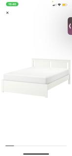 Ikea bed beschadigd op hoekje, Huis en Inrichting, Slaapkamer | Bedden, Gebruikt, Wit, Tweepersoons, Hout