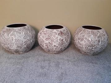 3 Grote Bloempotten TSCollection beschikbaar voor biedingen