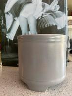 Bloempot / Plantenpot / Lichtgrijs op voetjes~W-Germany, Ophalen of Verzenden