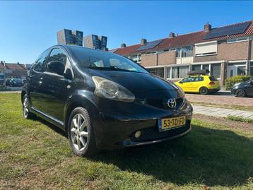 Toyota Aygo 1.0 12V Vvt-i 5DRS 2006 Zwart beschikbaar voor biedingen