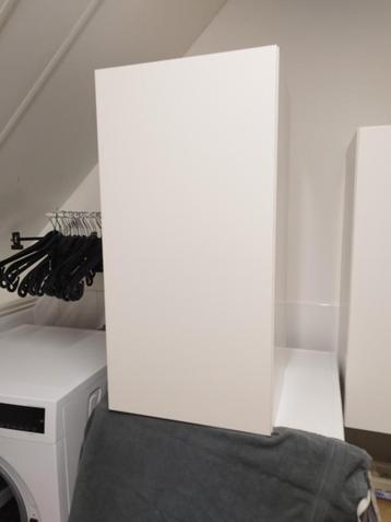 Keuken bovenkasten wit.