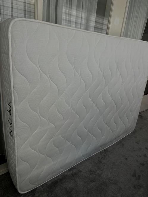 Nette matras, Huis en Inrichting, Slaapkamer | Matrassen en Bedbodems, Zo goed als nieuw, 140 cm, 200 cm, Tweepersoons, Ophalen