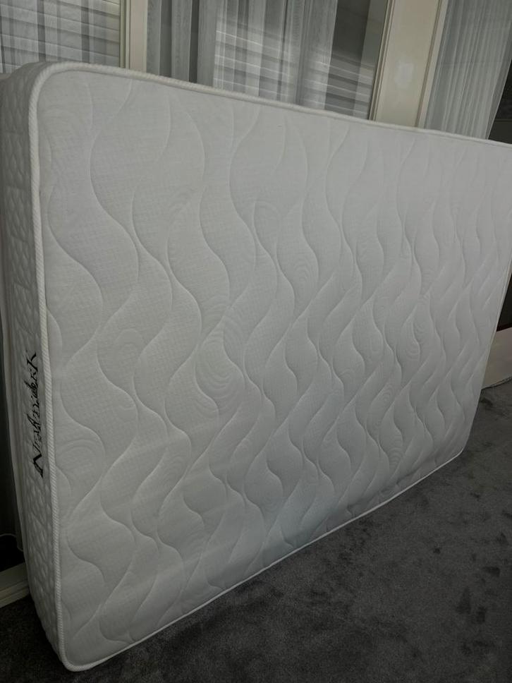 Nette matras, Huis en Inrichting, Slaapkamer | Matrassen en Bedbodems, Zo goed als nieuw, 140 cm, 200 cm, Tweepersoons, Ophalen of Verzenden