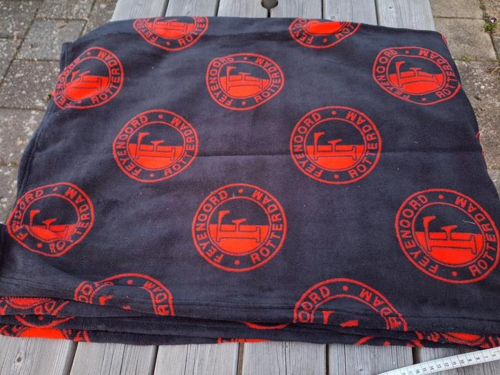 Plaid Feyenoord - Zwart / Rood - fleece dekentje Nieuw, Huis en Inrichting, Woonaccessoires | Plaids en Woondekens, Nieuw, Ophalen of Verzenden