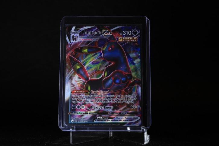 Umbreon VMAX (2021) – Evolving Skies – 095/203, Hobby en Vrije tijd, Verzamelkaartspellen | Pokémon, Zo goed als nieuw, Ophalen