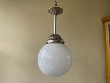 Grote Witte Bol Lamp Hanglamp Plafondlamp art deco 1930 FR beschikbaar voor biedingen