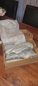 Asics Sneakers - Nieuw in Doos - Maat 42.5, Overige kleuren, Nieuw, Ophalen of Verzenden, Sneakers of Gympen