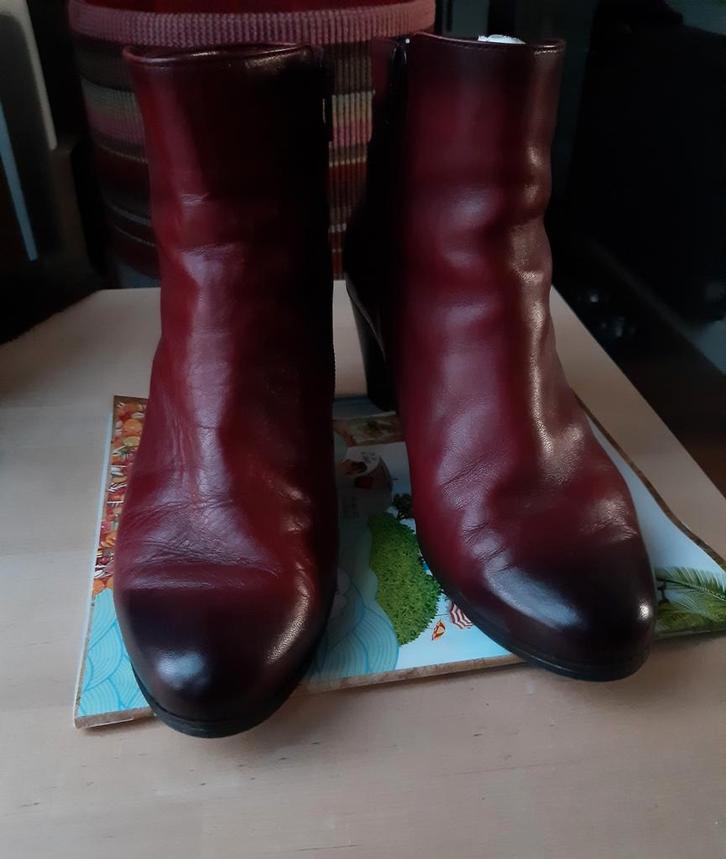 Z.g.a.n. Gabor enkellaars. Maat 6 = 39., Kleding | Dames, Schoenen, Zo goed als nieuw, Rood, Ophalen