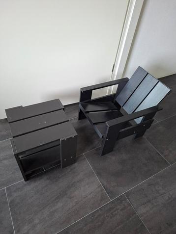 Rietveld stoel met Tafeltje beschikbaar voor biedingen