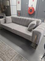 3 persoonsbankstel. Kleur beige/creme met goudkleur details, Huis en Inrichting, Ophalen of Verzenden, Zo goed als nieuw, Vierpersoons of meer