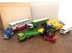4 opleggers + 1 bus en heftruck, Ophalen of Verzenden, Zo goed als nieuw, Bus of Vrachtwagen, Matchbox
