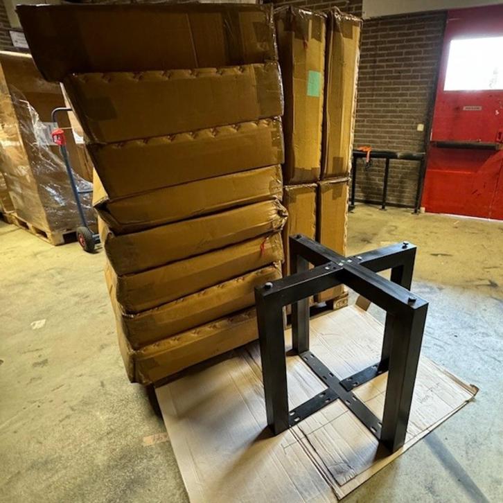Magazijn opruiming partij industriële eettafel onderstellen, Huis en Inrichting, Overige Huis en Inrichting, Nieuw, Verzenden