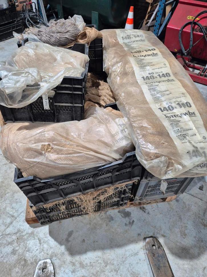 Gaaslappen tbv kluiten te maken / kluitlappen jute en acryl, Tuin en Terras, Overige Tuin en Terras, Ophalen