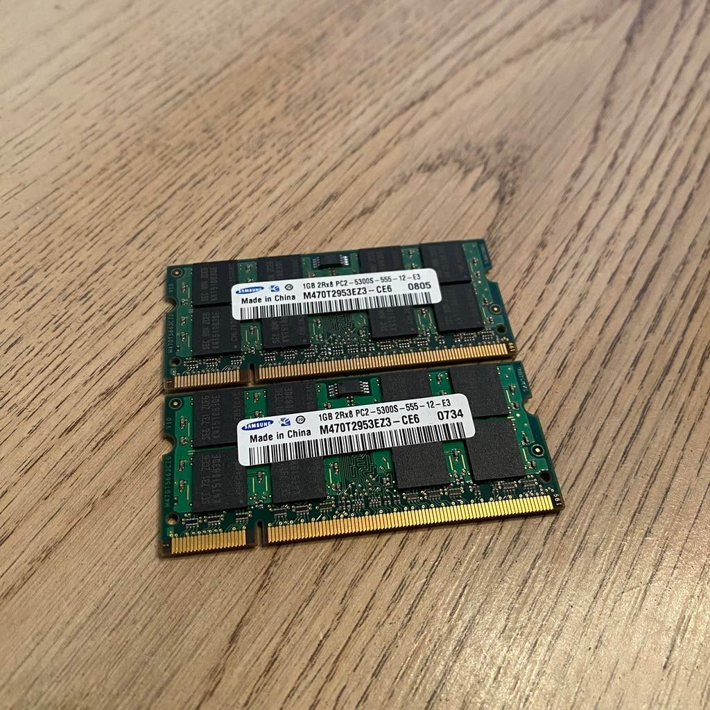 Samsung 2GB DDR2 2Rx8 667MHz  ( 2x 1GB ), Computers en Software, RAM geheugen, Gebruikt, Laptop, 2 GB, DDR2, Ophalen of Verzenden