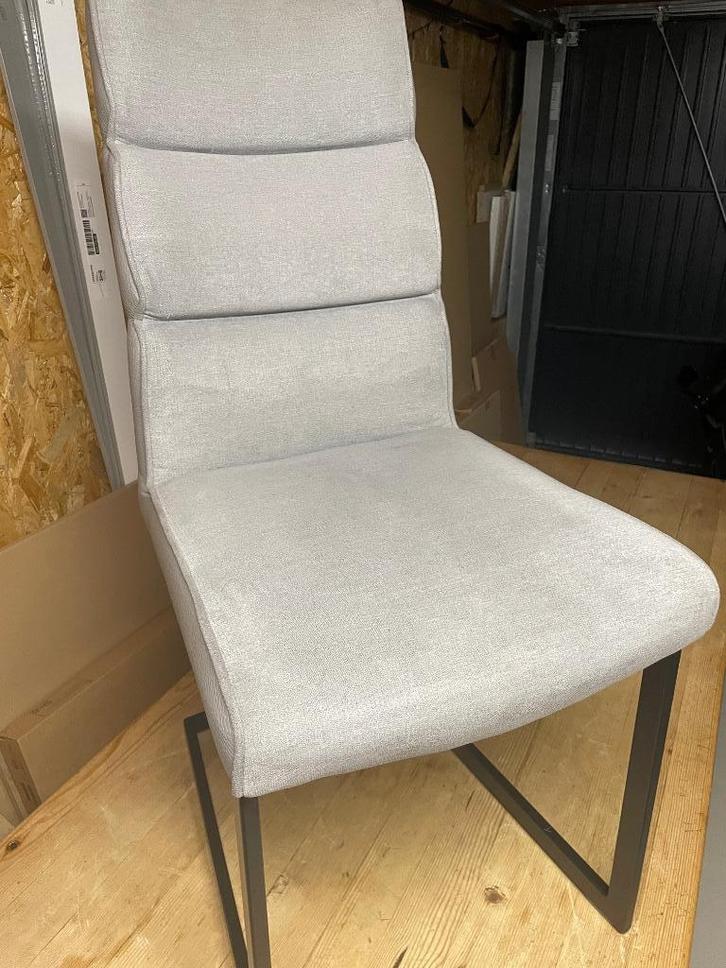 Eetkamer stoelen GRATIS, Huis en Inrichting, Stoelen, Gebruikt, Vijf, Zes of meer stoelen, Leer, Metaal, Stof, Overige kleuren