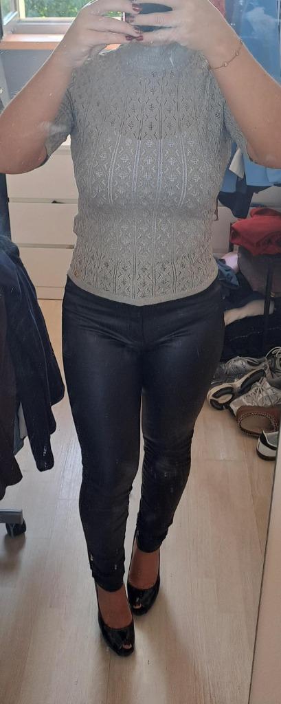 Grijze top Nikkie., Kleding | Dames, Tops, Nieuw, Maat 36 (S), Grijs, Korte mouw, Ophalen of Verzenden