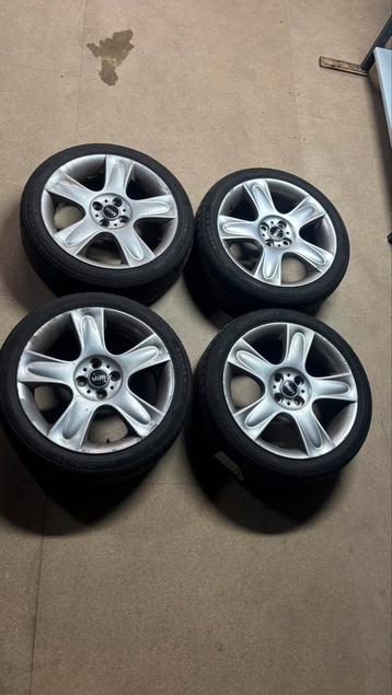 Mini Cooper S 17 inch velgen met zomerbanden beschikbaar voor biedingen