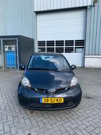 Toyota Aygo 1.0 12V Vvt-i 5DRS 2006 Grijs APK TOT 11-09-2026, Voorwielaandrijving, 4 stoelen, 68 pk, Origineel Nederlands