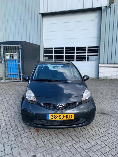 Toyota Aygo 1.0 12V Vvt-i 5DRS 2006 Grijs APK TOT 11-09-2026, Auto's, Toyota, Particulier, Aygo, Benzine, A, Hatchback, Handgeschakeld