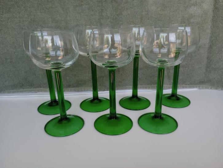 7x vintage glazen op groene voet, Verzamelen, Retro, Huis en Inrichting, Ophalen