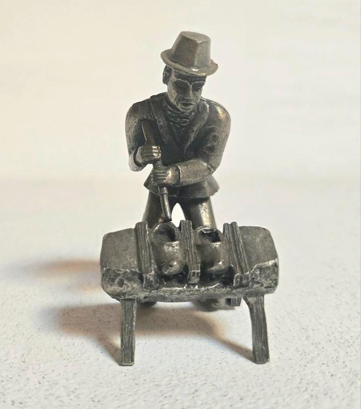 Tinnen beeldje Klompenmaker, Daalderop, Antiek en Kunst, Antiek | Tin, Ophalen of Verzenden