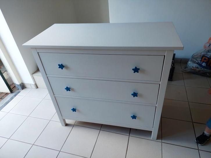 Ikea Hemnes Commode met Sterren Handvatten, Kinderen en Baby's, Kinderkamer | Commodes en Kasten, Gebruikt, Commode, Minder dan 90 cm
