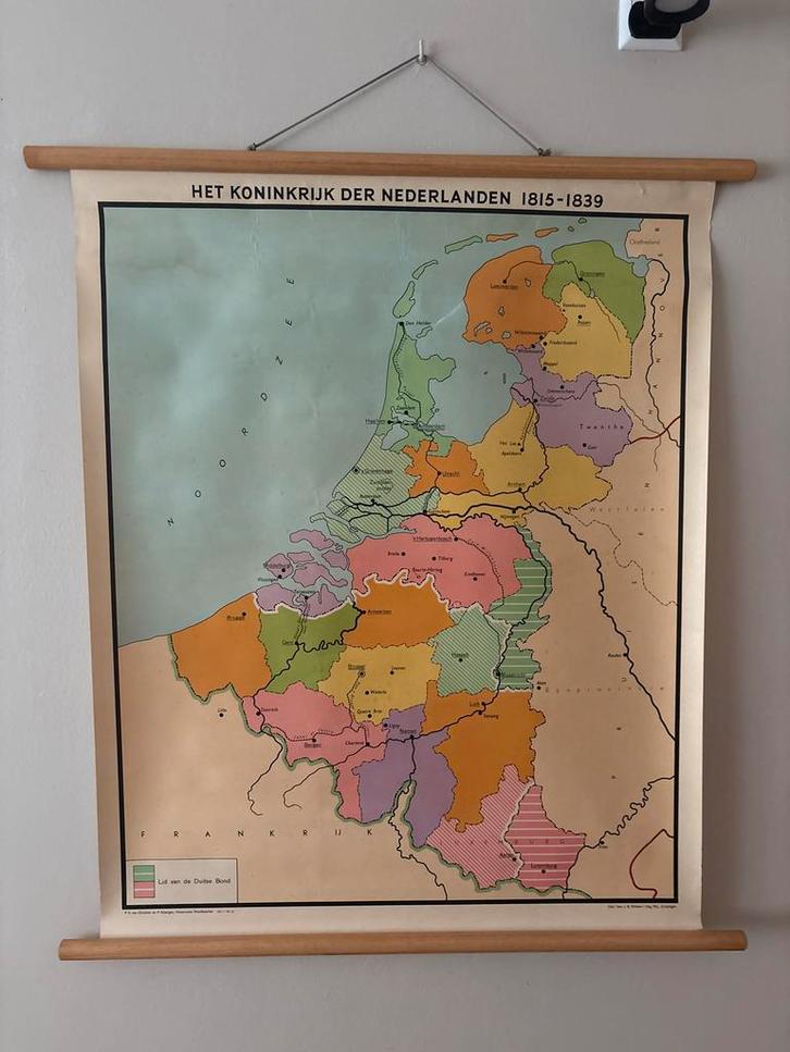 Oude schoolkaart: Het Koninkrijk der Nederlanden, Antiek en Kunst, Antiek | Schoolplaten, Geschiedenis, Ophalen of Verzenden