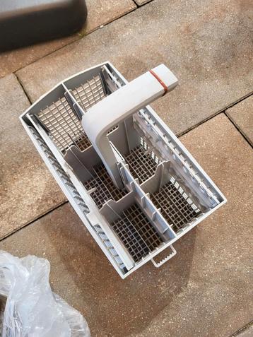 Bestek Draadmandjes voor Afwasmachine met wieltjes beschikbaar voor biedingen