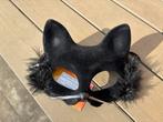 Zwart Kattenmasker met veren - Carnaval of Halloween, Maat 38/40 (M), Carnaval, Ophalen of Verzenden, Zo goed als nieuw
