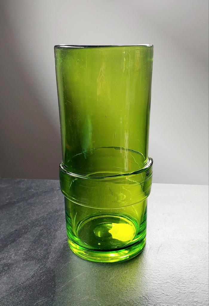 Marokkaanse Beldi-vaas, Huis en Inrichting, Woonaccessoires | Vazen, Zo goed als nieuw, Groen, Minder dan 50 cm, Glas, Ophalen of Verzenden