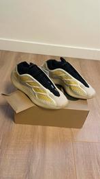 Yeezy 700, Overige kleuren, Nieuw, Ophalen of Verzenden, Sneakers of Gympen