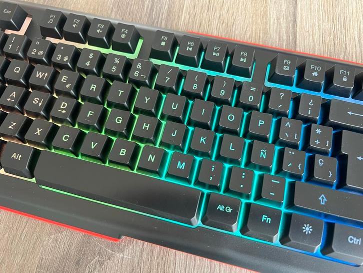 GAMING TOETSENBORD K9 RGB VERLICHTING 19-KEY ROLLOVER USB, Computers en Software, Toetsenborden, Zo goed als nieuw, Qwerty, Bedraad
