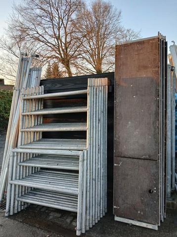 Altrex 5200 rolsteiger afmeting 134x245 werkhoogte 10.2 mtr beschikbaar voor biedingen