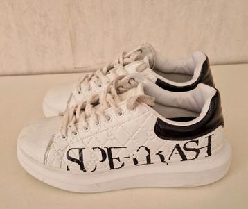 Mooie dames sneakers 39 beschikbaar voor biedingen