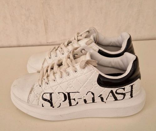 Mooie dames sneakers 39, Kleding | Dames, Schoenen, Zo goed als nieuw, Sneakers of Gympen, Wit, Ophalen of Verzenden