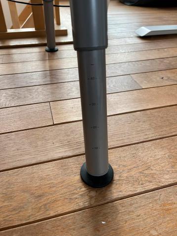 Bureau Wit Ikea type Galant in hoogte verstelbaar - afbeelding 2