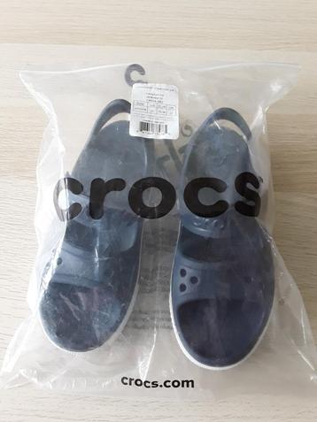 Nieuw crocs sandalen maat J2 33-34 in originele verpaking beschikbaar voor biedingen