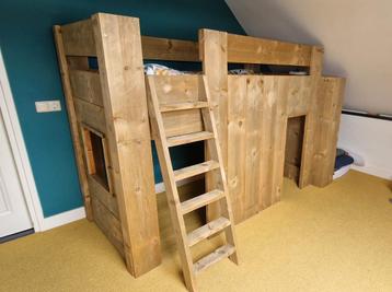 Hoogslaper steigerhout 90x200cm beschikbaar voor biedingen