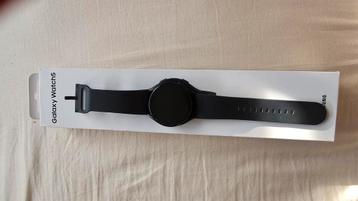 Smartwatch 5 beschikbaar voor biedingen
