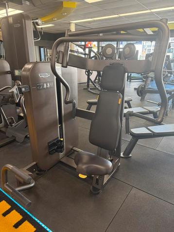 Technogym Artis Chestpress beschikbaar voor biedingen