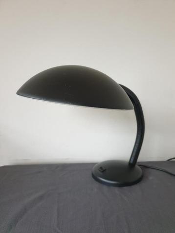 Vintage zwart metalen tafellamp beschikbaar voor biedingen